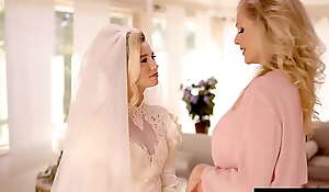 Bride seduced wits venerable Mom before wedding