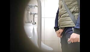 Close-knit cam anent be transferred to mall toilet