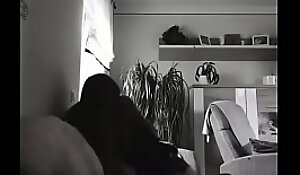 A la prima se le arrima (Tec de MTY) (video en broma, no es porno, singular jodiendo una amiga)