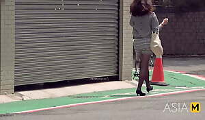 ModelMedia Asia - Picking Up A Motorcycle Girl On Someone's skin Street - Chu Meng Shu – MDAG-0003 – Best Original Asia Porn Video