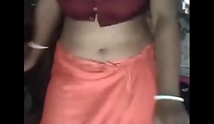 Desi bhabi down in the mouth dance