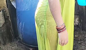 Bhabhi ki boobs aur ass good looking
