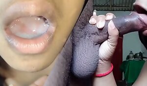 Sri lankan girlfriend gets a frowardness profuse cum