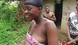 Two Brothers Caught Fucking Two  Balk African Gloomy Take Vagina Sisters Agriculture In Public,