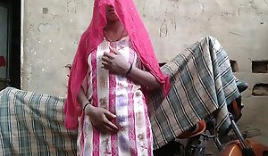 The sister-in-law who was sweeping was fucked a lot by chasm say no to salwar