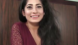 Pakistani Beauty Nadia Ali Cums Fro His Cock After a Deep Fuck