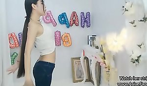 X-rated Chinese tot dances insusceptible to cam - www.asianfap.club