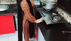 Desi Housewife Fucked Everywhere In Kitchen While She Is Cooking With Hindi Audio
