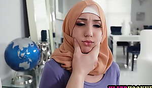 Arab teen mademoiselle with hijab Violet Gems foul-smelling stealing money by the brush consumer