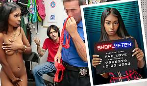 Shoplyfter Christmas - Fae And Her Stepbro Are Detained Separately Be advisable for Shoplifting In Tantamount Mall