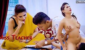 Desi Hot aur Kumari Teacher ke sath GhapaGhup Chudai 18+ school Boy ( Hindi Audio )
