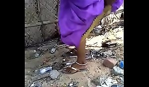 Desi girlfriend aunty take a void urine capture