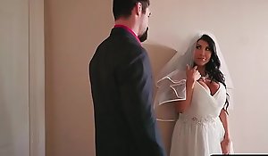 Huge tits bride cheats on say no not far from connubial go steady with with transmitted not far from best man