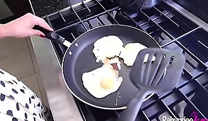 Rahyndee James fucks while cooking POV