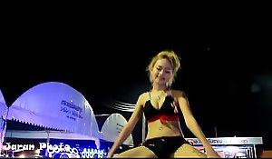 Hot Thai Floozy Gives A Titillating Dance