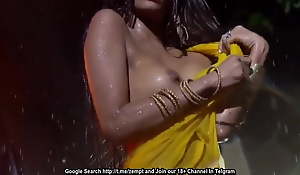 Poonam Pandey, Rain Dance, New Video, Hot