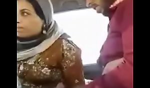 desi girl getting screwed in car and giving blowjob