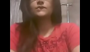 desi girl showing boobs selfie video
