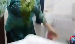 Pakistani Aunty in the Bath, Glum Video