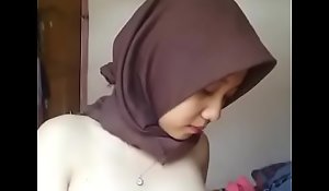 Indonesian Malay Hijabi Sultry 01