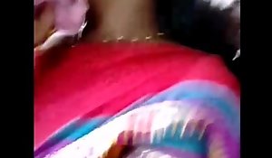 Lethargic aunty boobshow yellow blouse at hand public- delhi bus