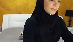 Arab hijab slattern ribbon  &_ curse at beyond cam