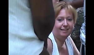 Hot BBW mature is lost in the park and starts dogging