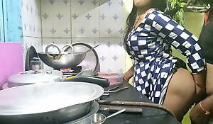 Indian bhabhi upon the works upon kitchen plus fucking brother-in-law