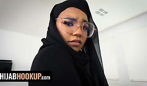 Hijab Hookup - Hawt Muslim Teen With Hijab Dirty dances Her Huge Fro Booty For Lucky Stud POV Style