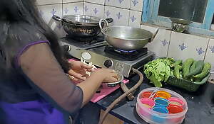 Indian girl lasting sex in kitchen Mumbai Ashu sex video
